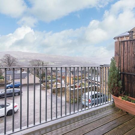 Immaculate 3 Bed House - Stunning Balcony Views Daire Matlock  Dış mekan fotoğraf