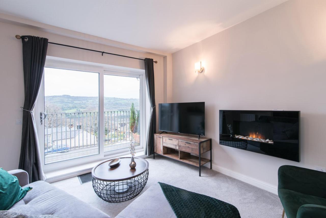 Immaculate 3 Bed House - Stunning Balcony Views Daire Matlock  Dış mekan fotoğraf