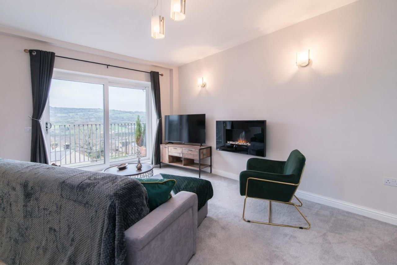 Immaculate 3 Bed House - Stunning Balcony Views Daire Matlock  Dış mekan fotoğraf