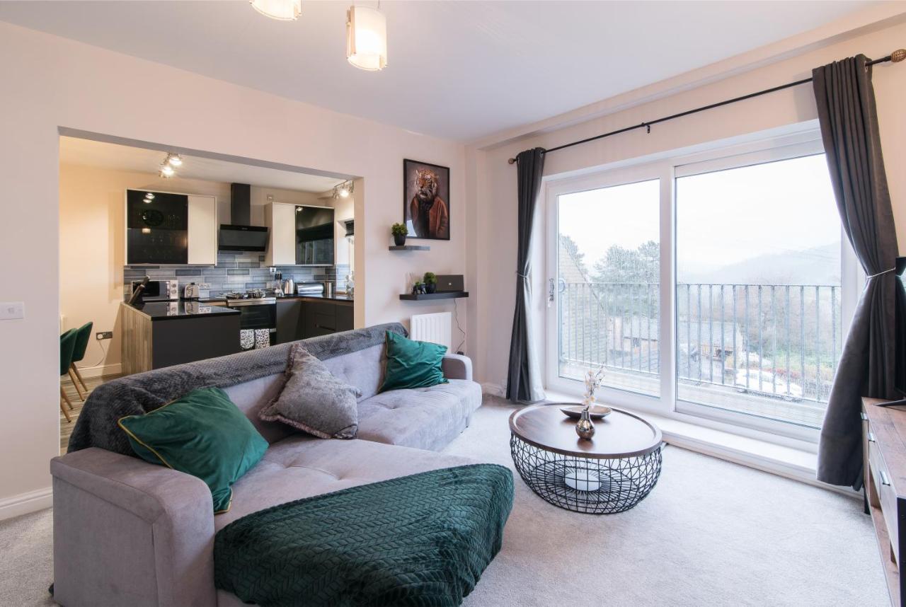 Immaculate 3 Bed House - Stunning Balcony Views Daire Matlock  Dış mekan fotoğraf