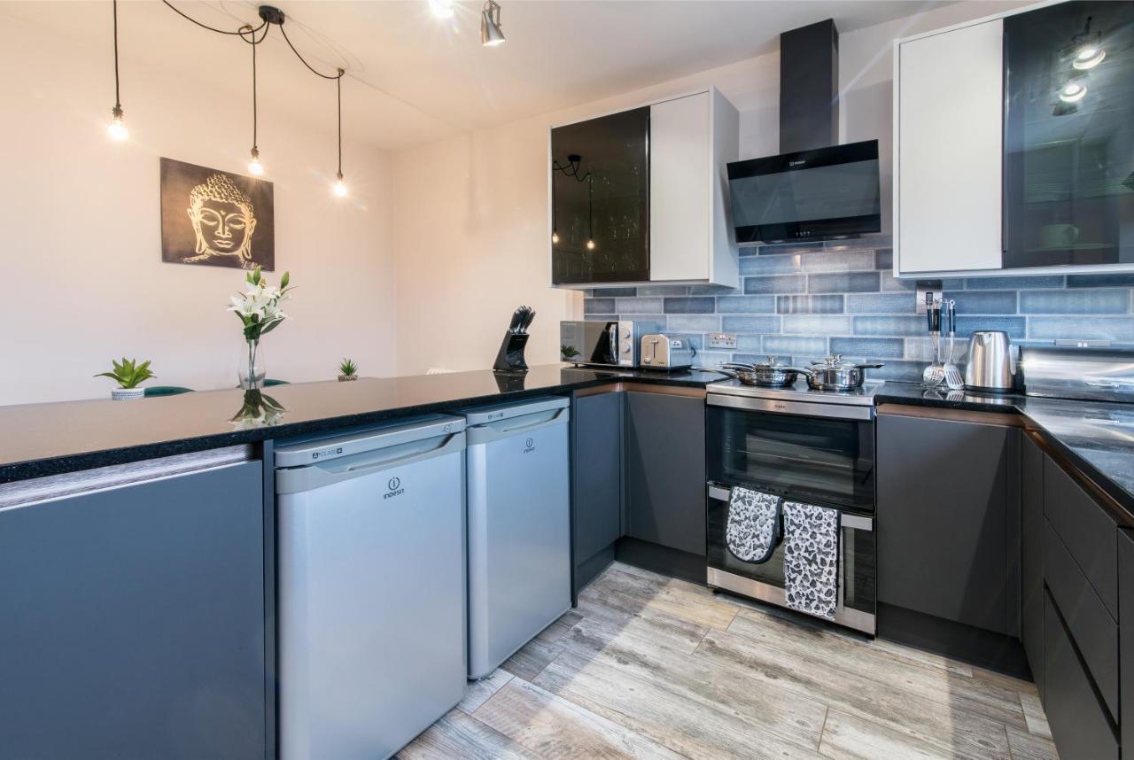 Immaculate 3 Bed House - Stunning Balcony Views Daire Matlock  Dış mekan fotoğraf