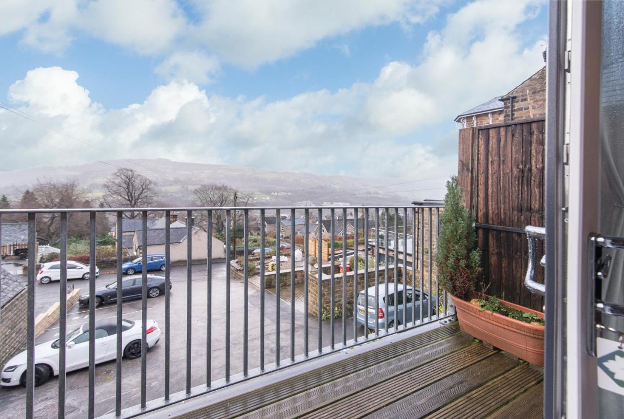 Immaculate 3 Bed House - Stunning Balcony Views Daire Matlock  Dış mekan fotoğraf